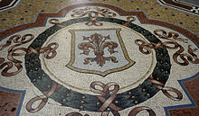 Dettaglio dal pavimento a mosaico della Galleria Vittorio Emanuele II di Milano: Stemma di Firenze