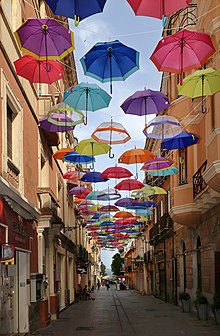 Rua estreita da cidade