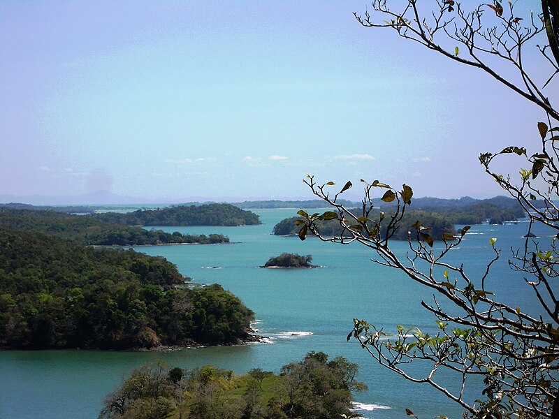 File:Isla Boca Brava Panama.jpg