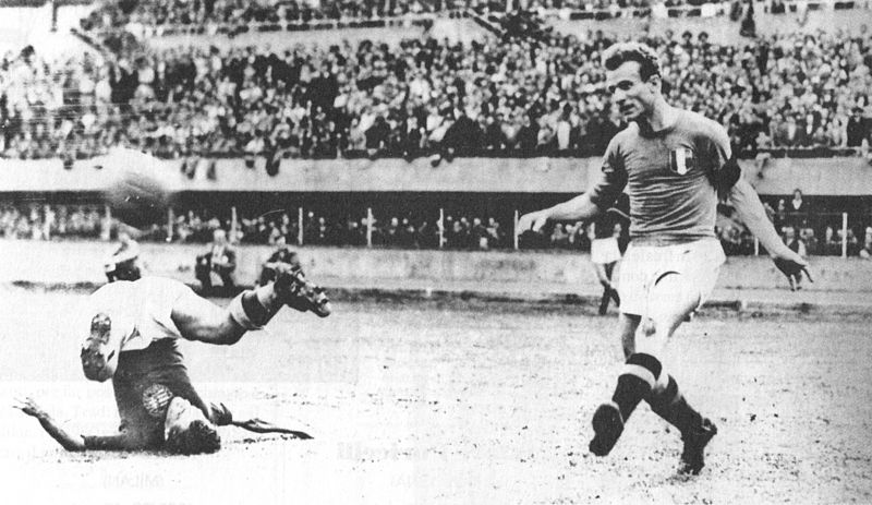 File:Italy v Hungary - Turin, 1947 - Valentino Mazzola.jpg