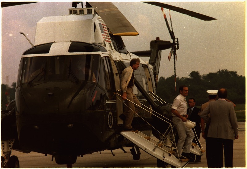 File:Jimmy Carter visits an oil rig in Lousiana - NARA - 175578.tif