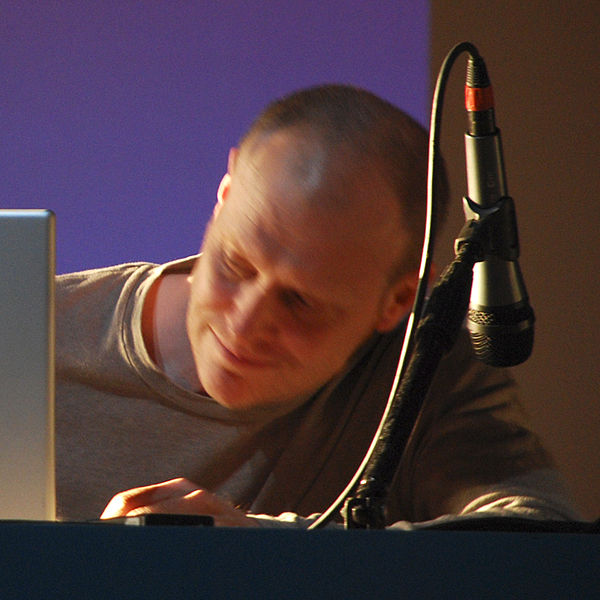 File:Jonathan Barnbrook I.jpg