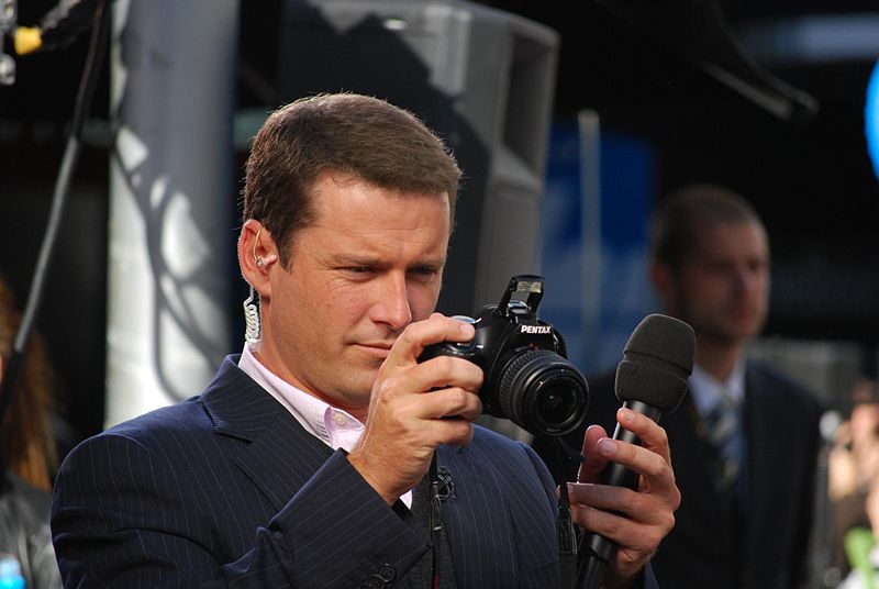 File:Karl Stefanovic and Pentax camera - Ch9 Today Show, Bourke Street Mall - Flickr - avlxyz.jpg