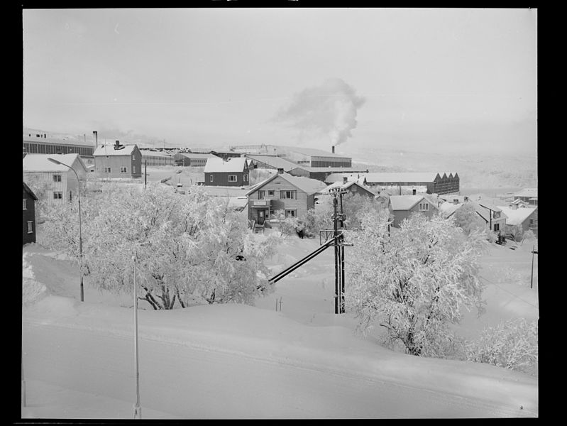 File:Kirkenes - no-nb digifoto 20150126 00224 NB MIT FNR 19400.jpg