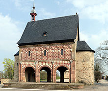 Lorsch gatehouse Kloster Lorsch 06.jpg