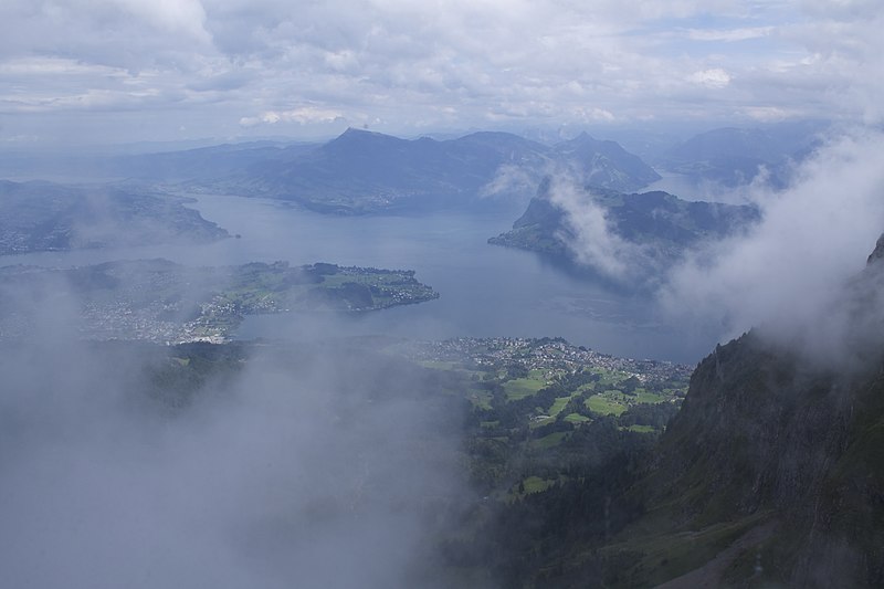 File:Kriens , Krienseregg, Fräkmüntegg, Pilatus Kulm - Switzerland - panoramio (5).jpg