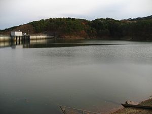 Kuroda Dam lake.jpg