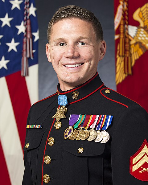 File:Kyle Carpenter 140618-M-LI307-0155.jpg