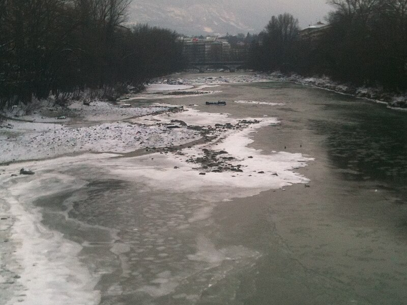 File:L'arve gelé à Genève.JPG