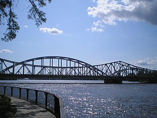 <span class="mw-page-title-main">Lachapelle Bridge</span> Bridge in Montreal and Laval