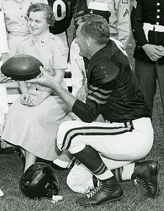 <span class="mw-page-title-main">Larry Brink</span> American football player (1923–2016)