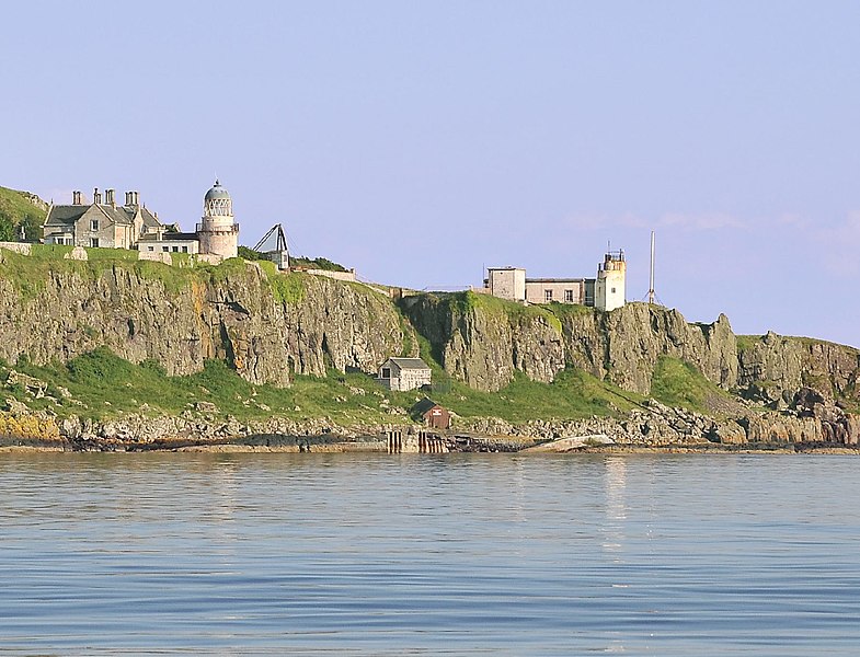 File:Lighthouse on Little Cumbrae.jpg