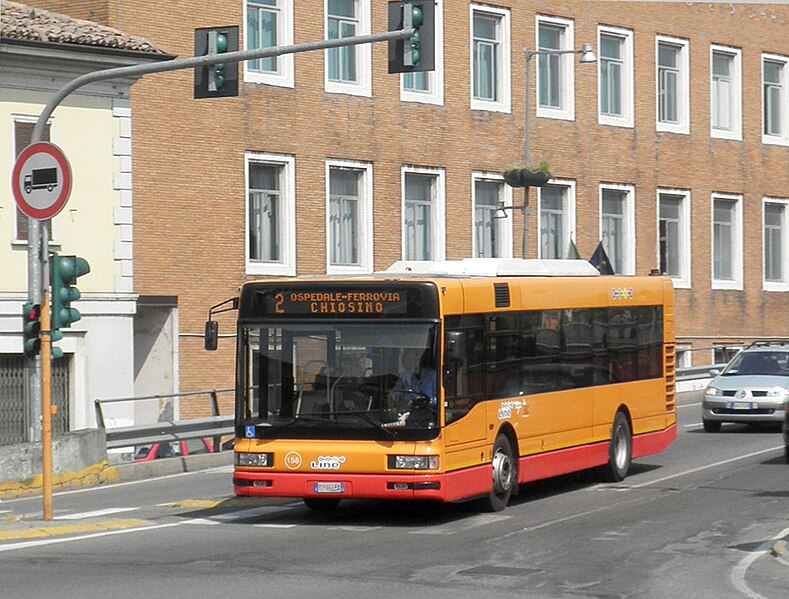 File:Lodi autobus ponte.JPG