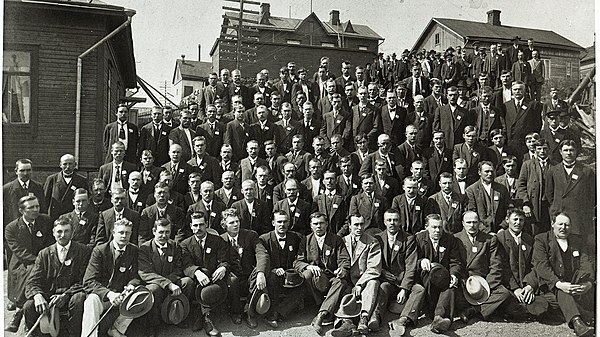 Worker's Militia in the Turku suburb of Maaria during the general strike of May 1917.