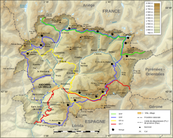 Carte des principaux chemins de randonnée et refuges d'Andorre.