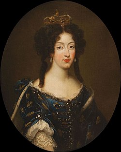 Marie Louise d'Orléans by Mignard wearing the Fleur-de-lis (showing her dignity as a Grand daughter of France) and the Spanish crown.jpg