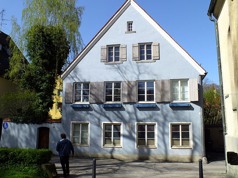 File:Martin-Luther-Platz 15 in Memmingen.JPG