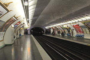 Michel-Ange Molitor 9 (métro Paris) vers Montreuil par Cramos.JPG