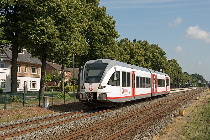 File:Mook-Molenhoek Veolia 205 als trein 32235 naar Roermond (19872251840).jpg