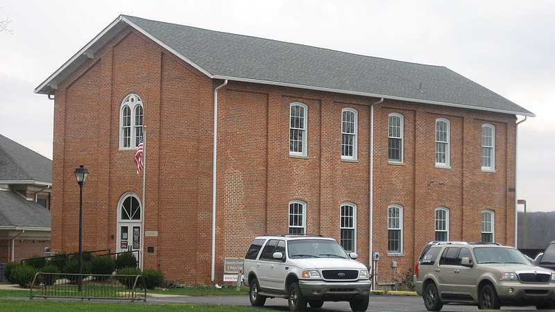 File:Mooresville Friends Academy Building.jpg