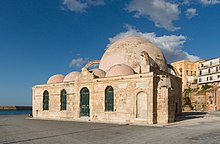 Mosque harbour Chania 2.jpg
