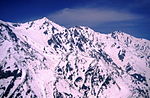 唐松岳の八方尾根から望む白馬三山（左から鑓ヶ岳、杓子岳、白馬岳）