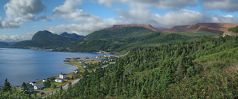 File:NLW GrosMorne1 tango7174.jpg