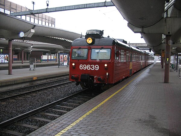 NSB Class 69 local train units are used on the Drammen Line, here shown at Oslo S, the terminus of the line.