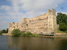 Floden Trent framför Newark Castle.