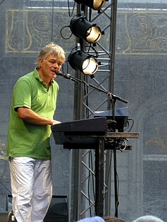 Robert Jan Stips performing in 2008 Nits @ Haags UIT Festival 2008 04.jpg