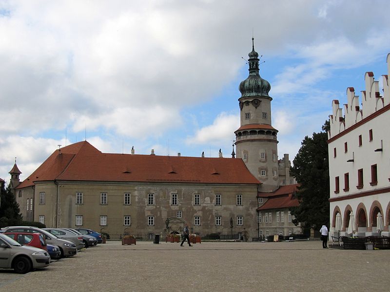 File:Nové Město nad Metují, zámek 01.jpg