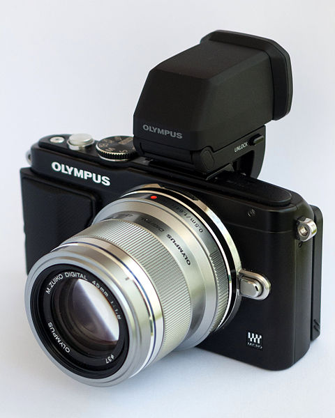 File:Olympus epl5 vf4 45mm 01.jpg