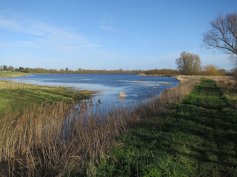 File:Ouse Valley Way past Berry Fen - geograph.org.uk - 4819694.jpg