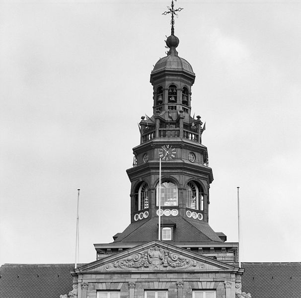 File:Overzicht toren, na natuursteenrestauratie - Maastricht - 20336929 - RCE.jpg