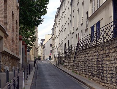 How to get to Rue Lhomond with public transit - About the place