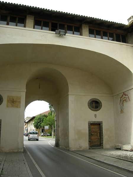 File:Palmanova, porta aquileia 04.JPG