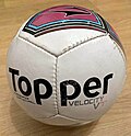 Football by Topper, a brand created and launched by Alpargatas in 1975 Pelota futbol topper.jpg