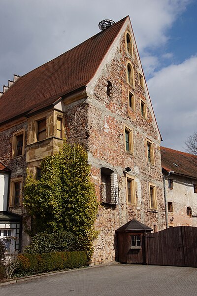 File:Pflegschloss Hirschau Opf-001.JPG