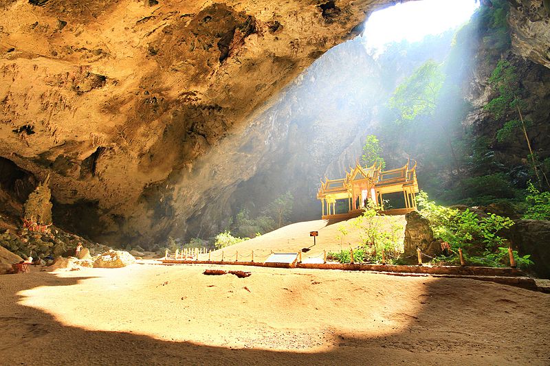 File:Phraya Nakhon Cave Prachuap Khiri Khan.jpg