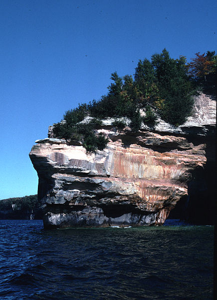 File:Pictured Rocks National Lakeshore PETITP-1.jpg