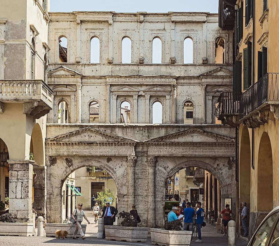 File:Porta Borsari (Verona).jpg