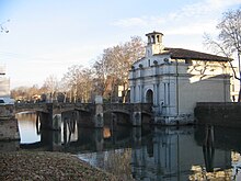 Le canal Piovego et la porta Ognissanti, construite en 1519.