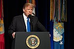 Prezident Trump přináší poznámky v Pentagonu (46055918614)