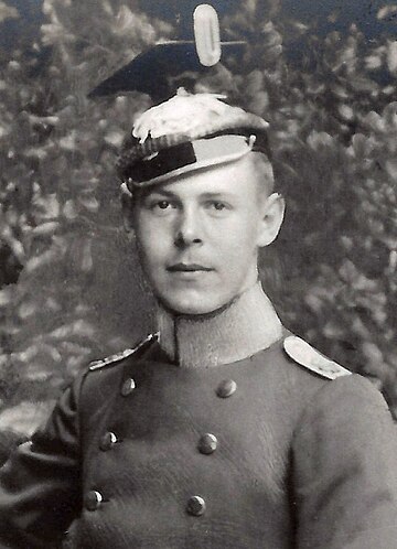 File:Prince Gottfried of Hohenlohe-Langenburg ca. 1916.jpg