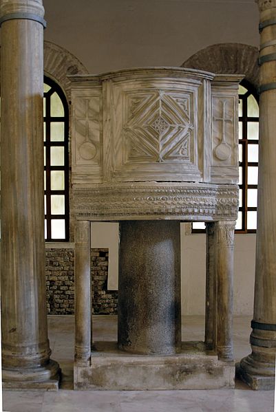 File:Pulpit - Sant'Apollinare Nuovo - Ravenna 2016.jpg