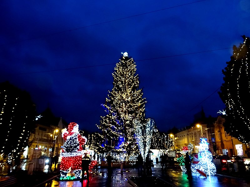 File:RO Targu Mures Piata Trandafirilor xmas.jpg