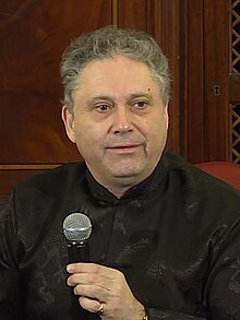 Egarr in 2017 Richard Egarr during a talk at the Library of Congress, 2017.jpg