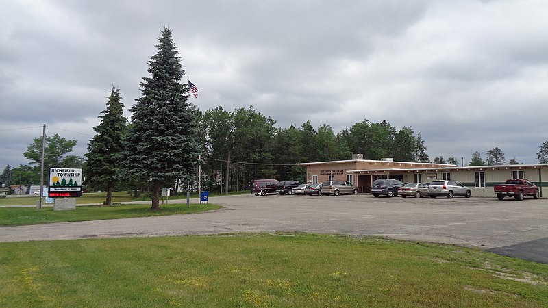 File:Richfield Township Community Building (Roscommon).jpg