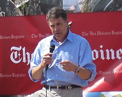 Rick Perry speaking to voters in Iowa RickPerry Iowa Fair.jpg