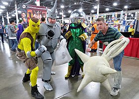 Cosplay de l'Homme-sable (à droite), avec le Shocker, le Rhino et Mystério.